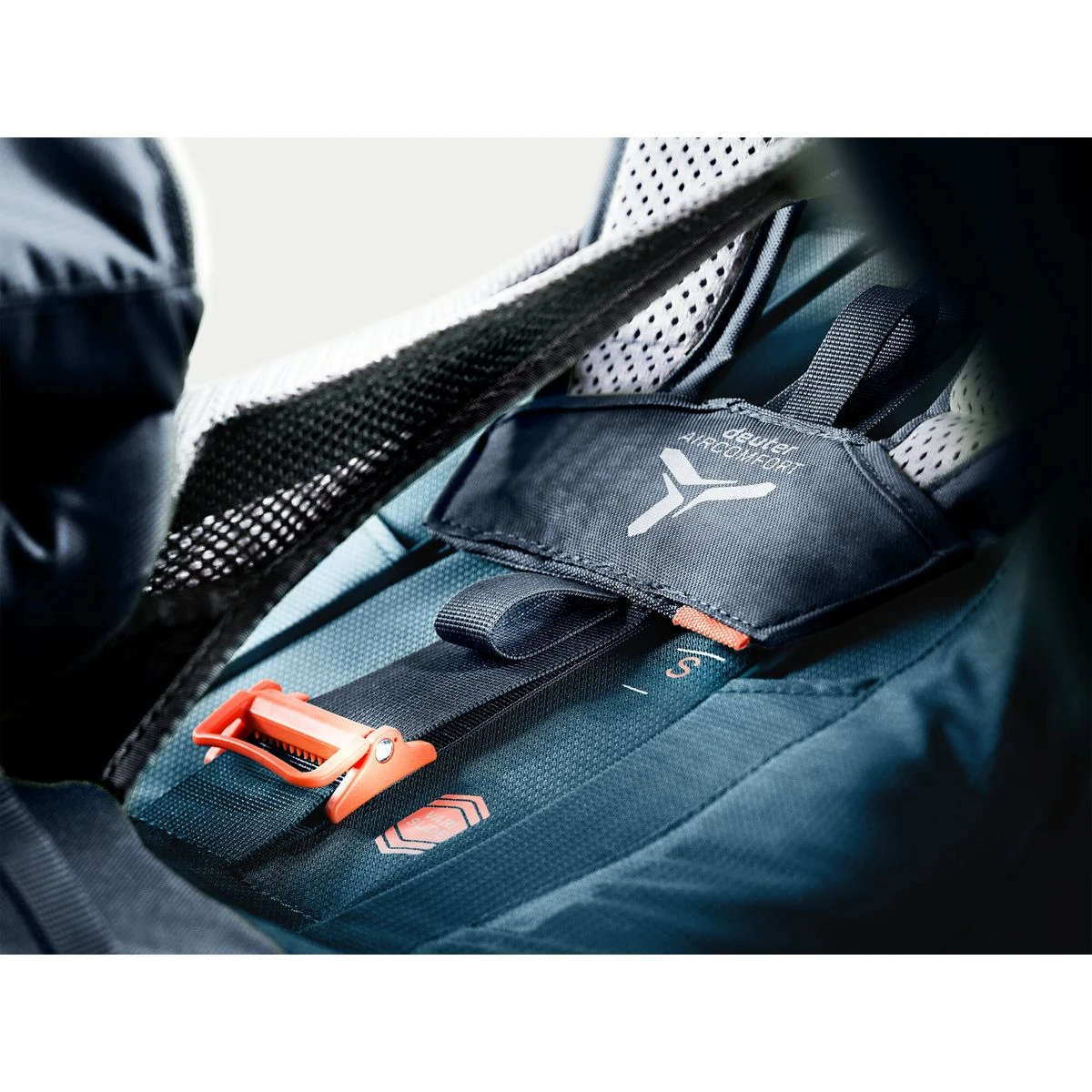 Deuter Futura Air Trek 50 + 10 Wanderrucksack 4 Deuter Futura Air Trek 50 + 10 Wanderrucksack – Bild 4